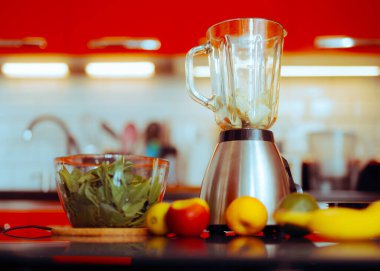 Smoothie Meyve Suyu Makinesi Doğal Malzemelerin yanında 