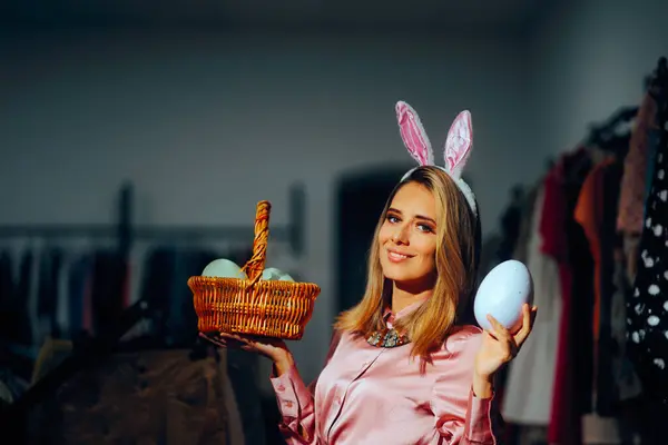 Happy Easter Woman Belanja Penjualan Musim — Stok Foto