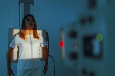 Hasta Göğüs veya Abdominal X-ray için hazır. 