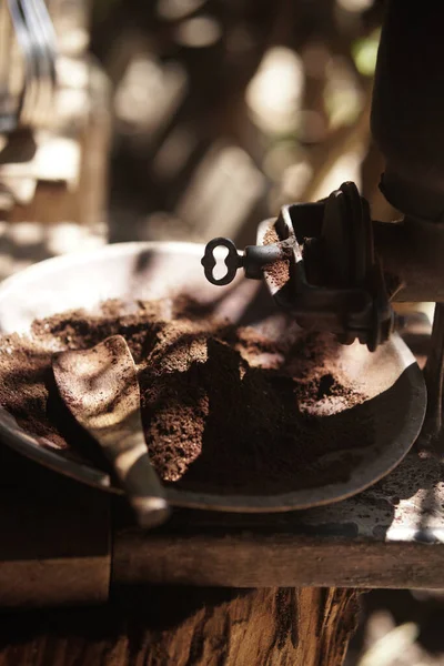 Altmodische Antike Vintage Mahlmaschine Kaffeemühle — Stockfoto