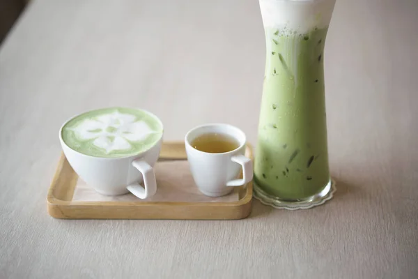 Caliente Helado Matcha Latte Japonés Verde Con Leche — Foto de Stock