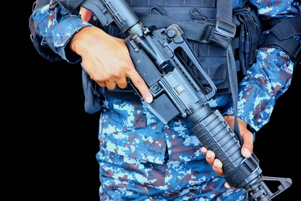 Zárjanak Egy Egységet Egyenruhás Katonai Kommandósokkal Akik Fegyvereket Viselnek Miközben — Stock Fotó