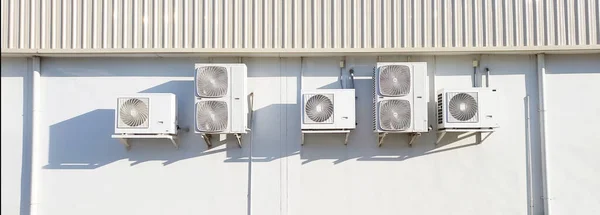 grup fo hava kompresörü açık bina duvarına kurulur, boşluğu kopyala