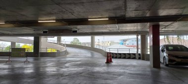 Katlar arasındaki otoparka giriş ve çıkışların tasarımı