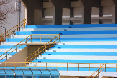 Açık hava beton stadyum çimento yapı basamak koltuk tezahürat