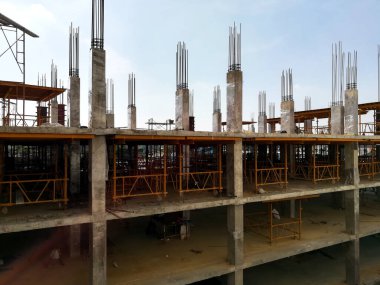 İnşaat perspektifi altında yeni beton bina