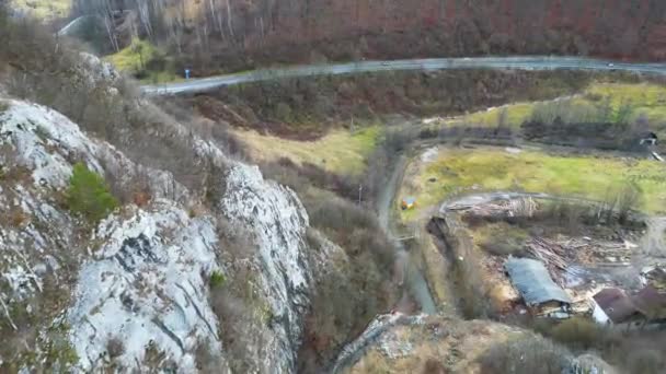 Πτήση Drone Πάνω Από Γεωλογικό Σχηματισμό Cheile Banitei Κοντά Στην — Αρχείο Βίντεο