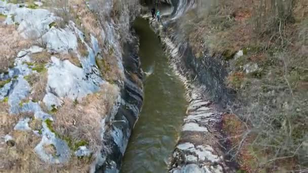 Petrosani Romanya Avrupa Yakınlarındaki Cheile Banitei Nin Muhteşem Jeolojik Oluşumu — Stok video
