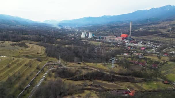 Drone Vlucht Buurt Van Vulcan Elektriciteitscentrale Hundoara Roemenië — Stockvideo