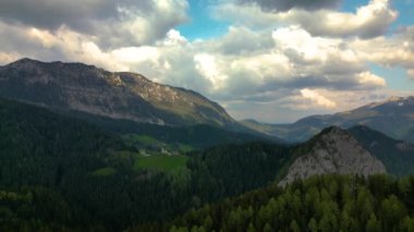 Slovenya ve Podolseva köyü civarındaki İHA görüntüleri.
