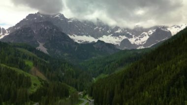 Avusturya. Dachstein Massif, İHA 'dan yakalandı.. 