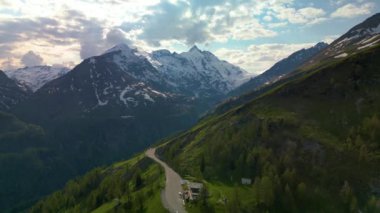 Avusturya Alpleri, Grossglockner Alp yolu. İHA hava görüntüleri.