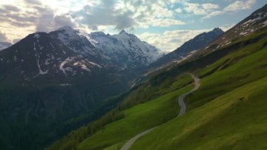 Avusturya Alpleri, Grossglockner Alp yolu. İHA hava görüntüleri.