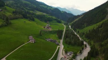 Avusturya Alpleri, Grossglockner Alp yolu. İHA hava görüntüleri.
