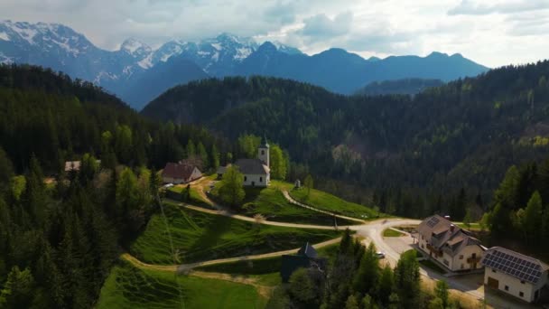 Kostel Holly Spirit Vesnice Podolseva Slovinsko Záběry Dronů — Stock video