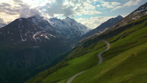 奥地利阿尔卑斯山 格罗斯克纳高山路 无人机航拍镜头 — 图库视频影像
