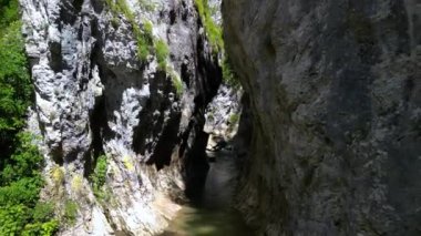 Transilvanya, Trascau dağları, Alba ilçesi, Romanya 'dan Ramet vadileri. İHA hava görüntüleri.