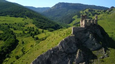 Coltesti Ortaçağ Kalesi, Alba Bölgesi, Romanya. İHA yakalama.