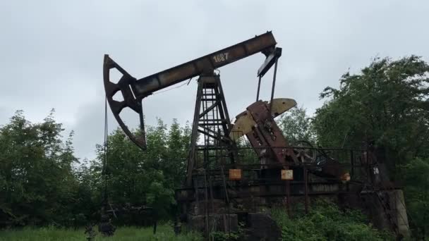 Extraction Oil Underground Oil Station Pumps Minerals — Stock Video