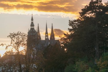 St. Vitus Katedrali üzerinde gün batımı, Prag Şatosu, Çek Cumhuriyeti