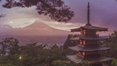 Fuji Dağı ve Chureito Pagoda, Japonya