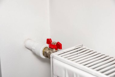 the valve of the central heating battery. The concept of heat overlap. energy economy.