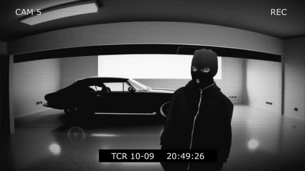 Ladrón Intenta Abrir Una Puerta Auto Estacionamiento Concepto Seguridad Vista — Vídeos de Stock