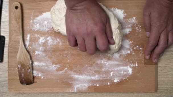 Cuoco Casa Impasta Impasto Con Mani Cuocere Delizioso Pane Fatto — Video Stock