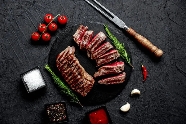 Grilled Beef Steak Spices Vegetables Close View Food Concept — Stock Photo, Image