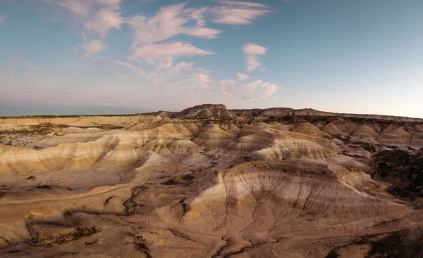 Paisagem Deserta Árida Formações Geológicas Marcantes Paisagem Semi Desértica Pôr — Fotografia de Stock