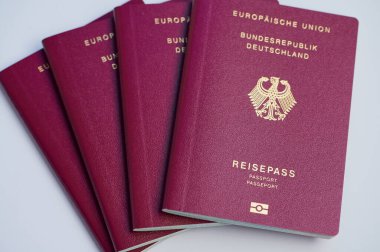 Mainz, Almanya - 11 Ocak 2025: 4 Alman pasaportu