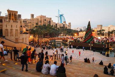 Dubai 'deki Madinat Jumeirah' da Şenlik Işıkları ve Arap Geceleri, Ocak 2024