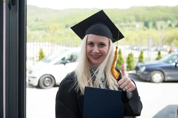 Happy Cute Blonde Caucasian Grad Girl Smiling She Black Mortar — стокове фото