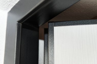 Modern Metal Kapı Elementi - Güçlü Çelik Kapıyı Kapat