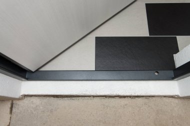 Modern Metal Kapı Elementi - Güçlü Çelik Kapıyı Kapat