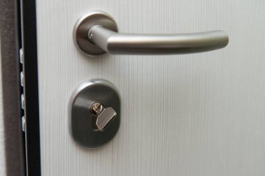 Modern Metal Anahtar ve Anahtar Deliği ve Kapı - Çok Sağlam Çelik Kapı