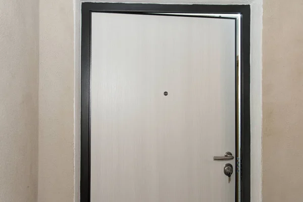 Современная Передняя Дверь Прочная Стальная Дверь — стоковое фото
