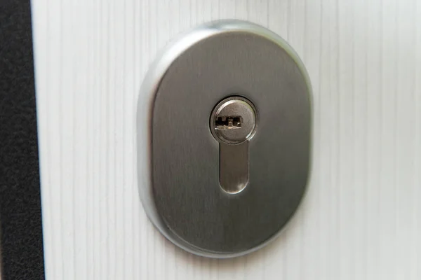 Современная Дверная Ручка Прочная Стальная Дверь Отверстием Ключа — стоковое фото