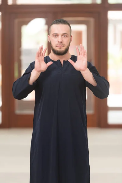 Young Muslim Man Making Traditional Prayer God While Wearing Traditional — Stock Photo, Image