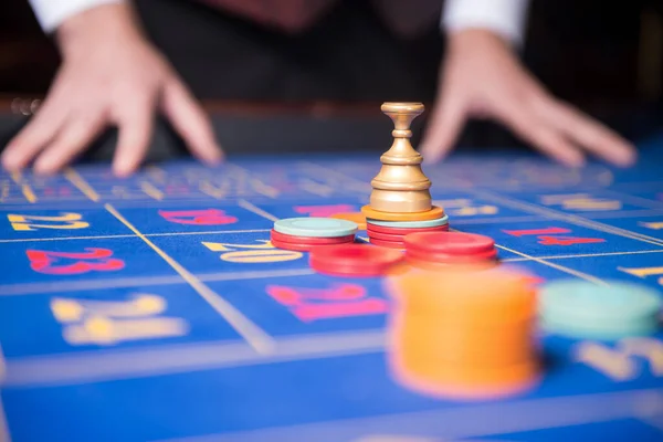 Chips Stapel Glückszahl Roulette Tisch Casino — Stockfoto