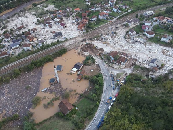 Ябланица, Доня-Ябланица, Босния и Герцеговина - 4 октября 2024 года: Воздушный вид опустошительных оползней и наводнений