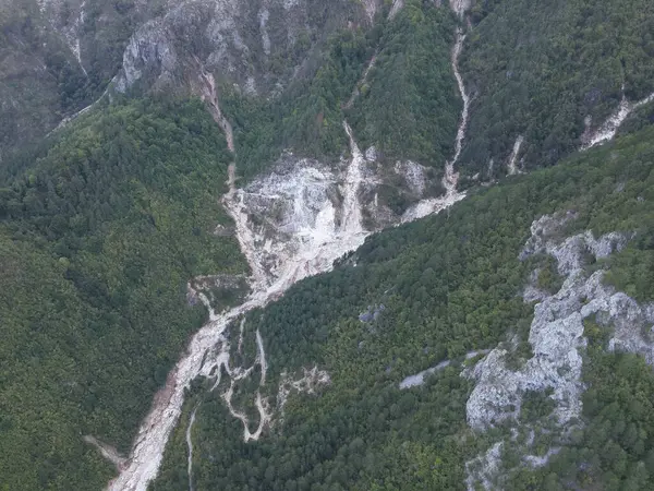 Jablanica, Donja Jablanica, Bosna-Hersek - 4 Ekim 2024: Yıkıcı Heyelan ve Sel Altının Havadan Görünümü