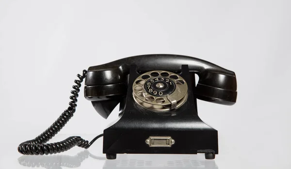 Oude Telefoon Geïsoleerde Witte Achtergrond — Stockfoto