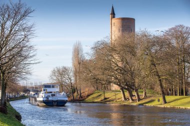 Tarihi şehir merkezi Bruges 'ün (Brugge) klasik manzarası, Batı Flanders, Belçika