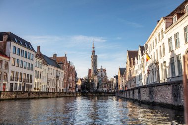 Tarihi şehir merkezi Bruges 'ün (Brugge) klasik manzarası, Batı Flanders, Belçika