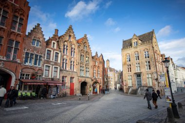 Tarihi şehir merkezi Bruges 'ün (Brugge) klasik manzarası, Batı Flanders, Belçika