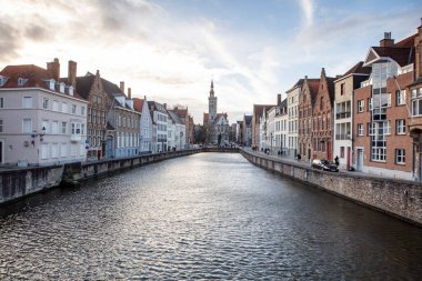 Tarihi şehir merkezi Bruges 'ün (Brugge) klasik manzarası, Batı Flanders, Belçika