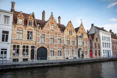 Tarihi şehir merkezi Bruges 'ün (Brugge) klasik manzarası, Batı Flanders, Belçika