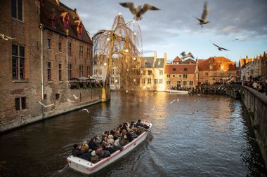 Tarihi şehir merkezi Bruges 'ün (Brugge) klasik manzarası, Batı Flanders, Belçika