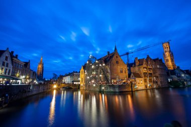 Tarihi şehir merkezi Bruges 'ün (Brugge) klasik manzarası, Batı Flanders, Belçika